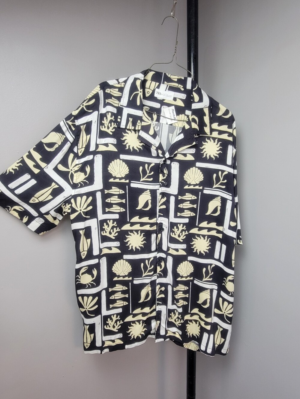 Zara Resort Print Hawaiian Shirt Black Cream Lightweit Short-Sleeve Mens Size XL